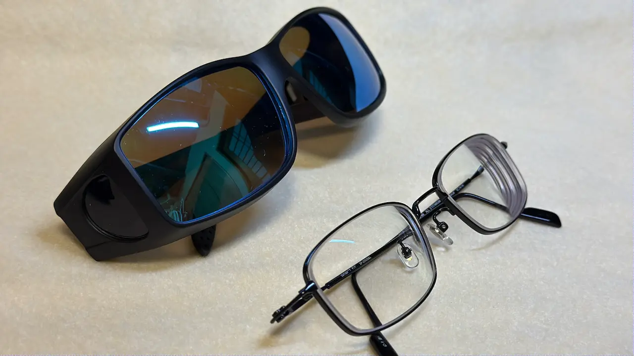 オーバーサングラスとメガネのサイズ比較